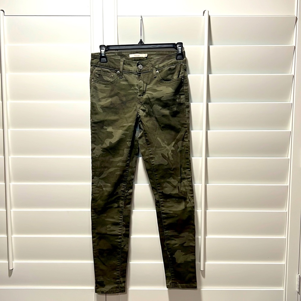 Girls Levi’s camo jeans